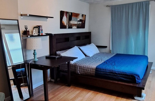 Private studio, ideal for students on rotation and those with business at OHSU.
