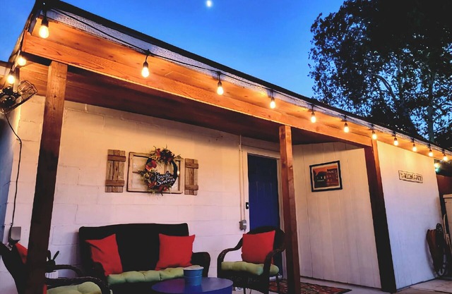 Private Stylish Hideout/Rodeo/Riverwalk 3.4 mi/AF BMT 7 miles No Nosy Host