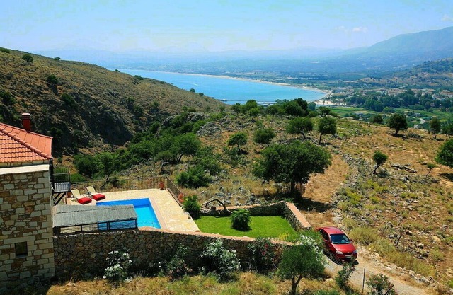 Private traditional villas with sea and mountain views 3km from sandy beach