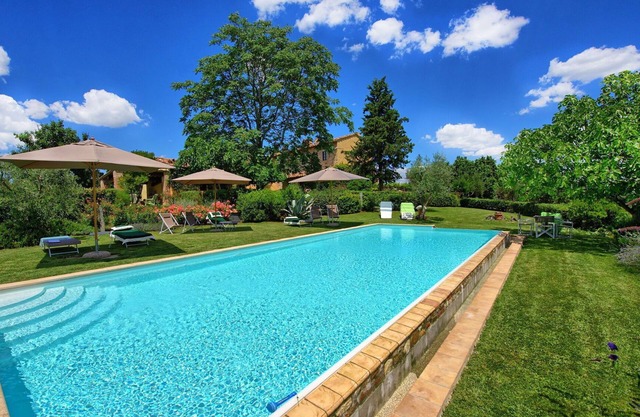 Private Villa with WIFI, A/C, private pool, TV, patio, panoramic view, close to Greve In Chianti