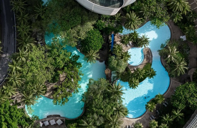 Pullman Phuket Karon Beach Resort