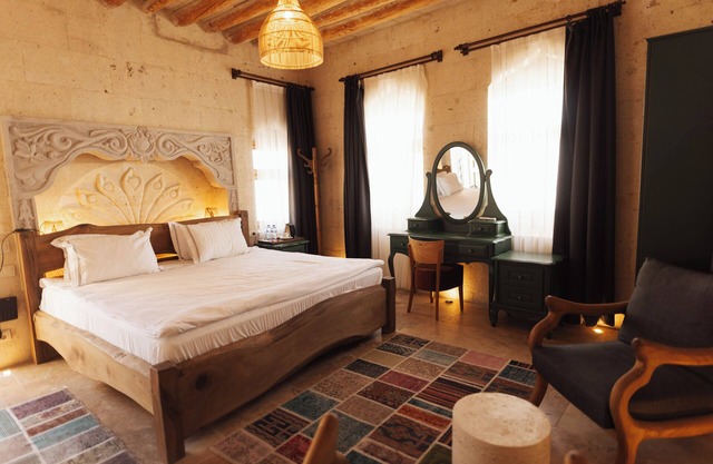 PurePrestige Premium Cave Suite 202