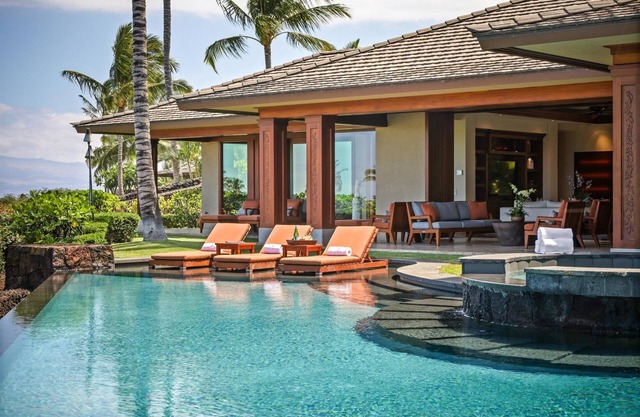 Pu’ukole 28 – Deluxe Ocean View | Onsite Staff & Daily Housekeeping