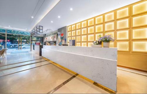 Qingju Hotel, Chunxi Road, Taikoo Li, Chengdu