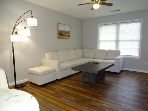 Quiet and Comfortable 2 BD Duplex