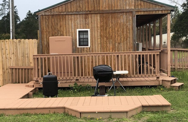 Quiet Cabin with Owa theme park, shopping, dining and the beach minutes away.