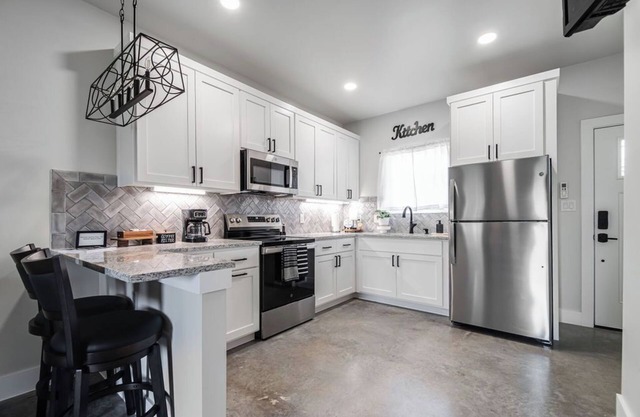 Quiet Casita With Hot Tub six Minutes From Downtown!