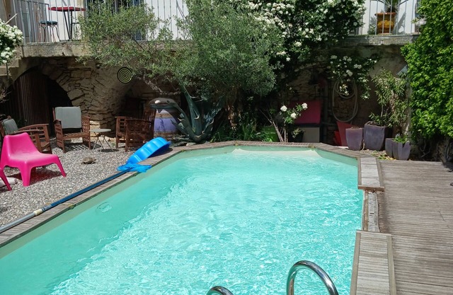 Quiet winegrower's house with swimming pool near village