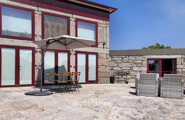 Quinta das Carvoeiras - Casa Do Alpendre - T2 with Lake View, Wi-Fi and Air Conditioning