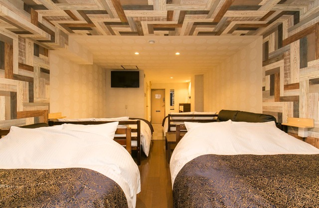R Hotel