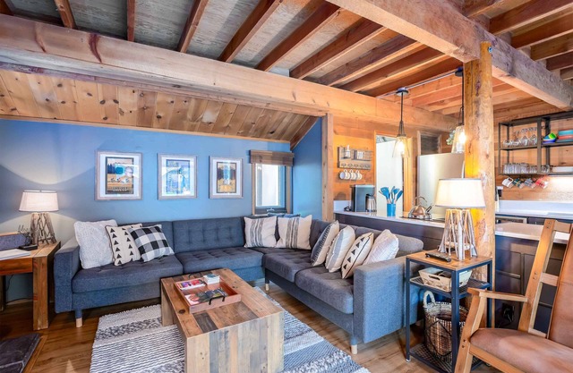 Ranc27 - Charming Cabin, Bikes, Community Pool