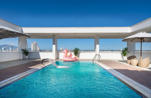 Record Hotel