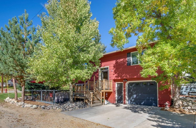 Red Lodge Mountain Home < 7 Miles to Ski Slopes!