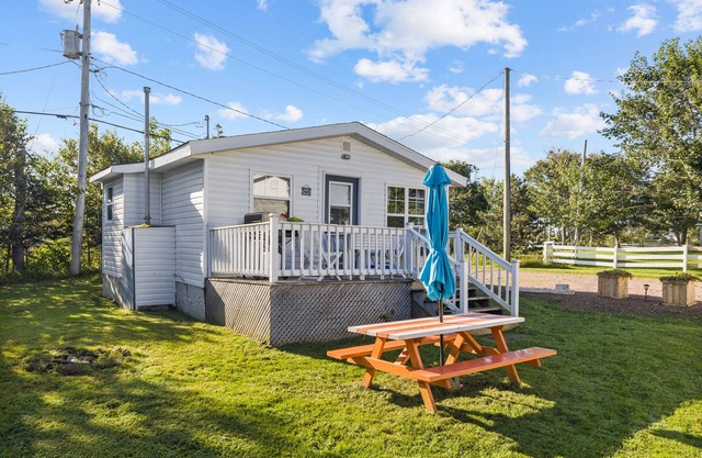 Red Sands, Spacious, 2 BRs, Living Room, Full bathroom & a Patio