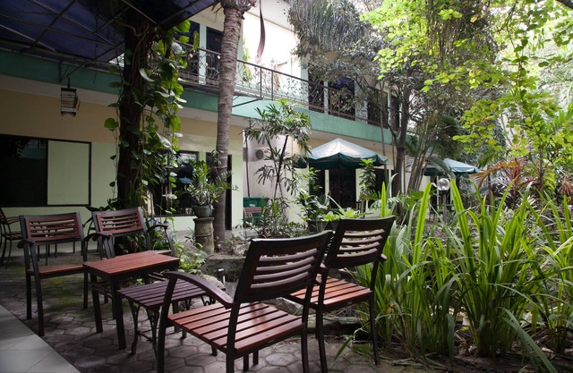 RedDoorz near Juanda International Airport
