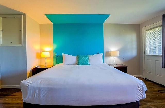 Relax and Unwind! Pet-friendly Property, Free Parking, River View!