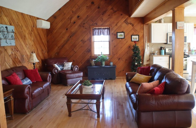 Relax in The Farmhouse on a a beautiful land & pond