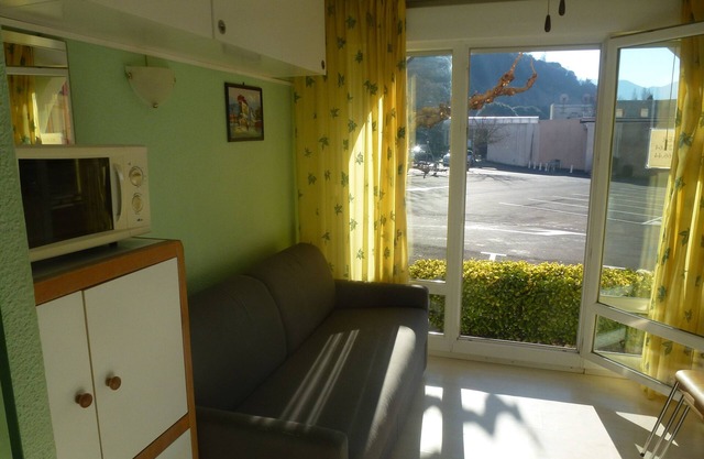 rental apartment studio cure lamalou les bains trainee vacancy