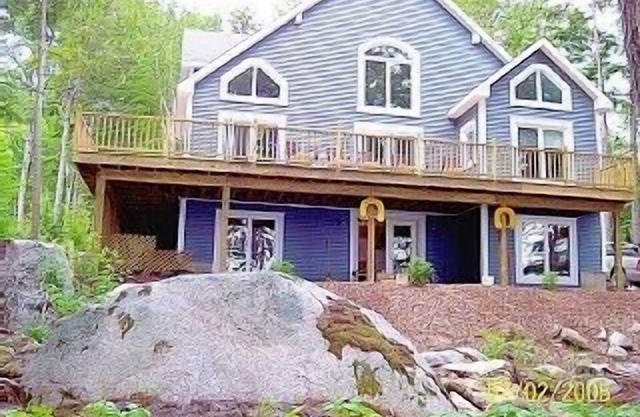 Renting Saturday to Saturday Charming Waterfront House near Acadia National Park