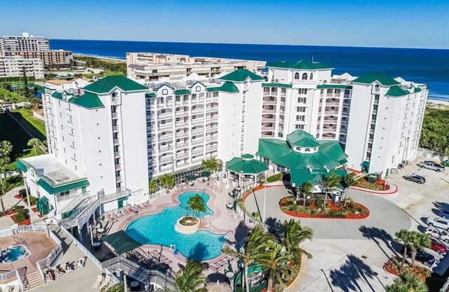 Resort on Cocoa Beach, Ocean Front 2-2,Amazing family place. Side Ocean View