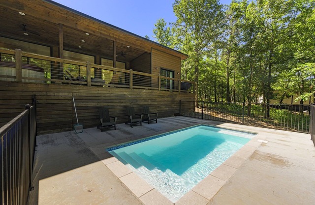Retreat at Rincon: Heated Pool | Pickleball Court