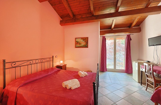 Room 'Filicudi' with Shared Terrace, Shared Garden and Air Conditioning