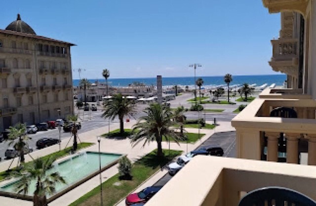 Room-viareggio Live in Top Deco