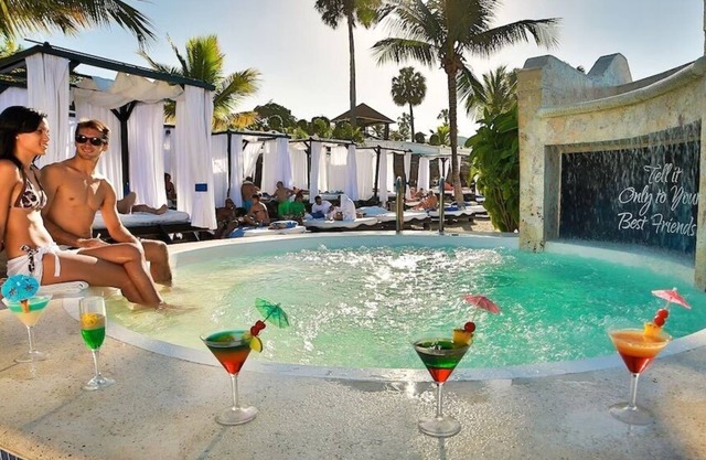Royal Suites All-Inclusive Mandatory