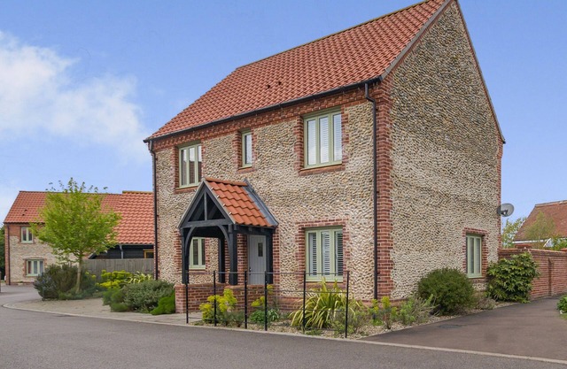 Rozanne Cottage - Three Bedroom House, Sleeps 5