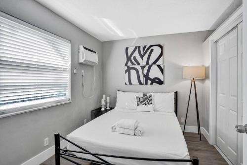 Rustic Retreats Cozy 1BR For 4 Guests In The Heart Of Fort Lauderdale