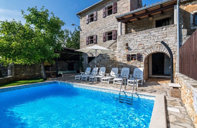 Rustic Villa Maria with panoramic view in Zrenj