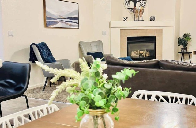 S Reno/5Bedroom/3Bath/Sleeps18