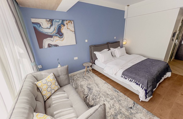 Safari Studio ~ The ultimate comfort and convenience 🌟 🏙️