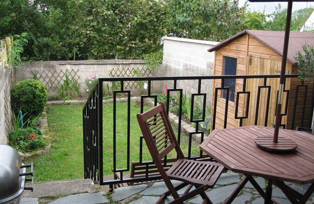 Saint Quentin's Town House : Local Attractions and Further Afield