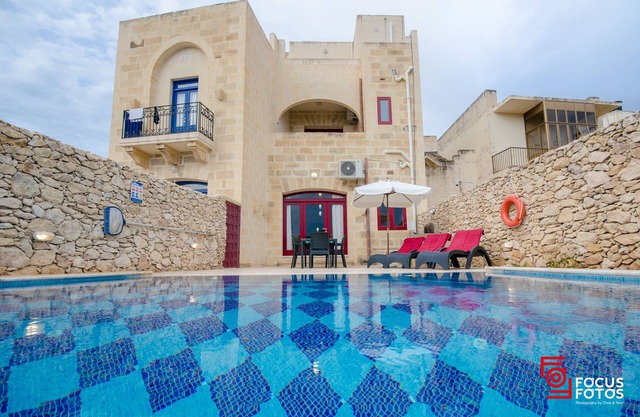 Sara Holiday Home with private pool, tranquillity and amazing nature view: Gozo