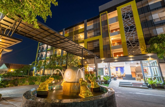 SB Living Place Hotel Phuket Town