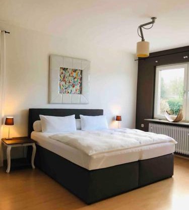 schöne große Wohnung 2 Schlafzimmer bis 6 Pax nähe Stadion Signal Iduna