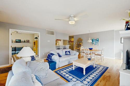 Sea Colony - 55054 Pine Lake Dr