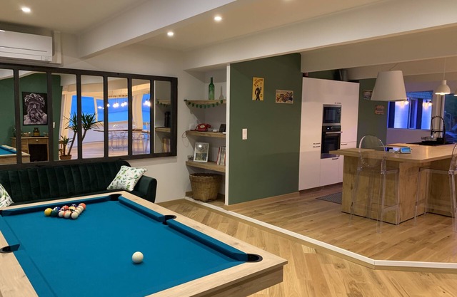 Sea view apartment with spa