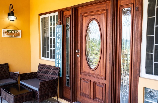 Sea View Villa Charming 2 Bedroom Oasis