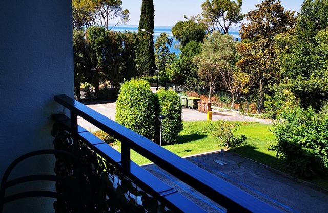 Self-catering apartment on the Lake of Garda - Apartment 118 with balcony