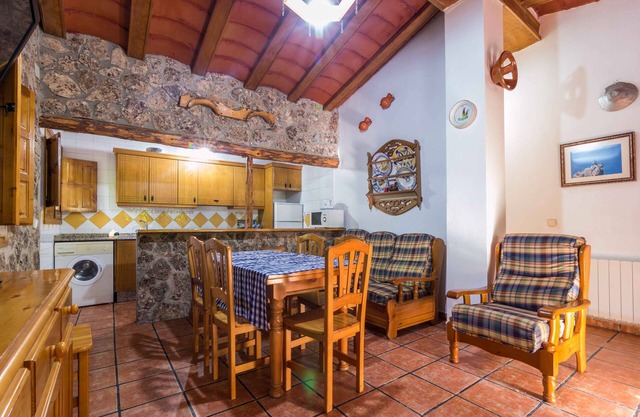 Self catering cottage Los Enebros for 6 people