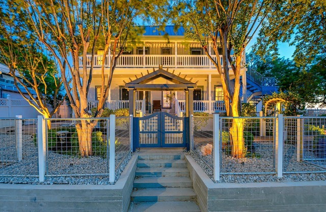 Sept Savings! LBJ Ste In Downtown Marble Falls