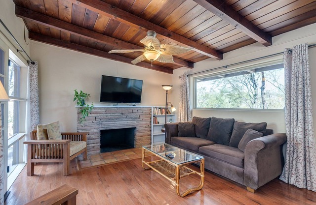 Serene and Charming, Private, Immaculate, Central, 2/1.5 Back yard and Pool