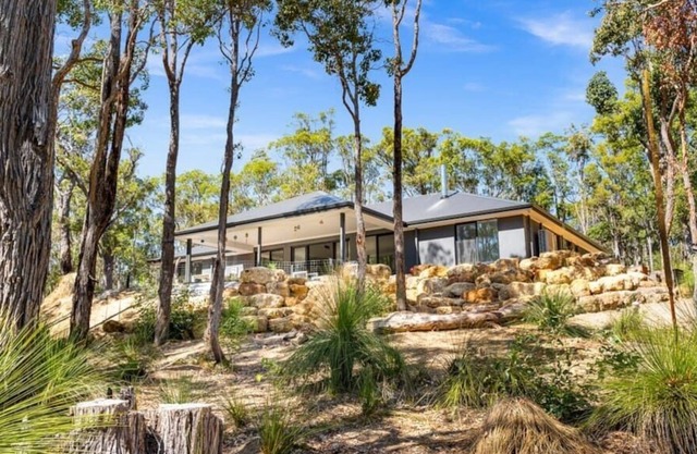 Serenity Retreat - nestled amongst the bush