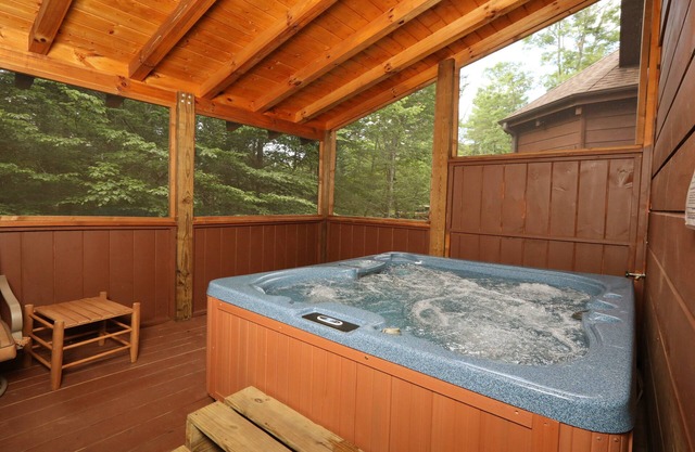 Sevierville 19 - Five Bedroom Villa, Sleeps 12