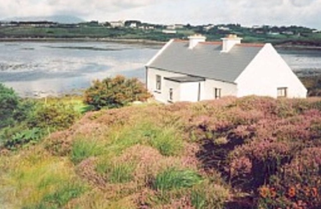 Shore Cottage - an artist's paradise