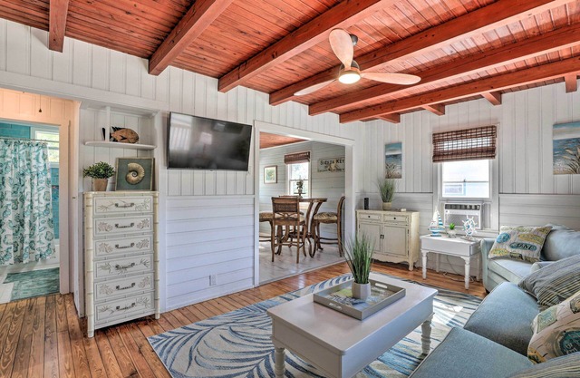 Siesta Key Village Home < Half Mi to Beach!