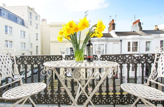 Sillwood Balcony Apartment Central by Brighton Holiday Lets