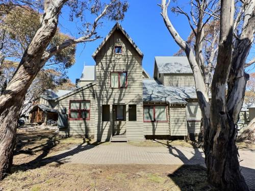 Silver Brumby Chalet